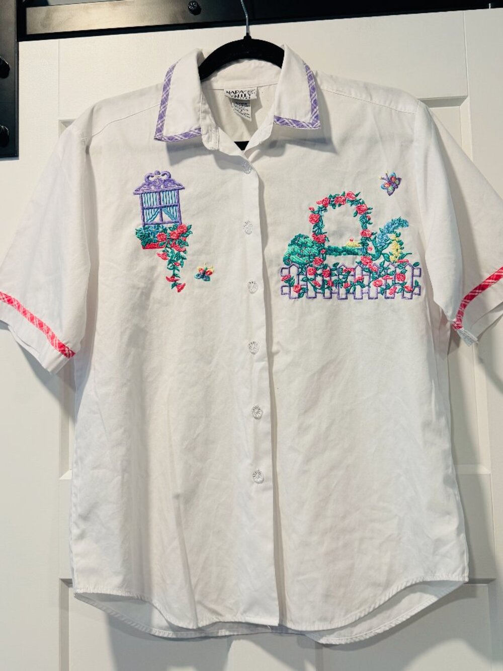 Vintage Napa Valley Flowers & Garden Gate Embroidered Short-Sleeve Blouse